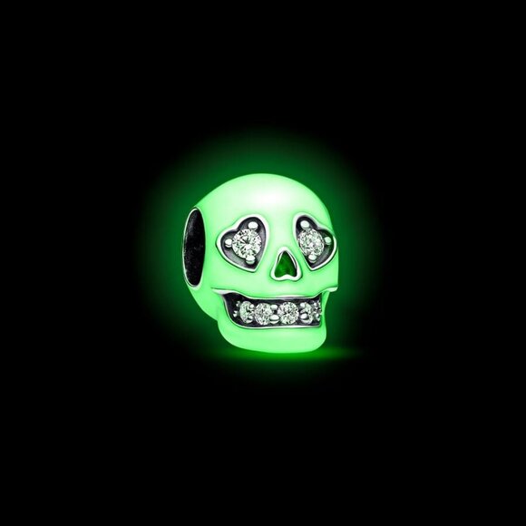 Pandora Glow-in-the-dark Sparkling Skull Charm - Picture 4 of 5
